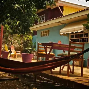 https://moonz-bed-breakfast.comcaribbean.com